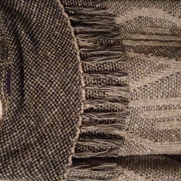 Artesia Textured Fringe Sweater - Picture 4 of 4